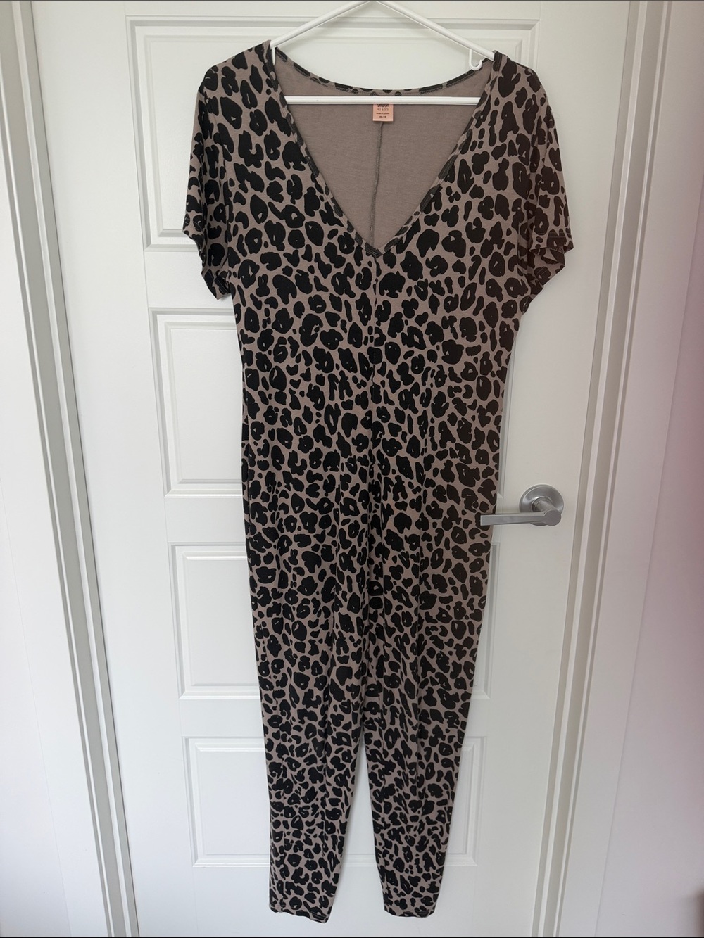 Smash + Tess Taupe and Black Leopard V-Neck Jumpsuit size Xs S fits cozy
